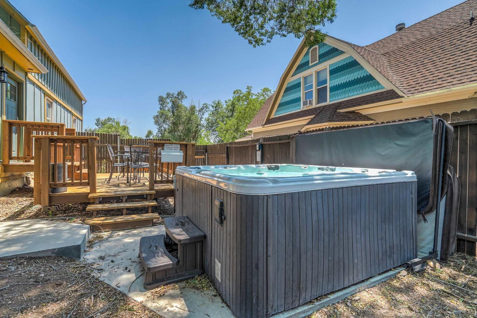 Вилла The Vibrant Victorian Hot Tub & Fire Pit In Occ Колорадо-Спрингс Экстерьер фото
